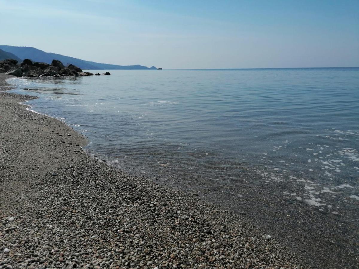 "Appartamento Del Mare Gliaca" Con Vista Isole Eolie,Ampia Terrazza,Wifi E Parcheggio Privato Gratuito Piraino Exteriör bild