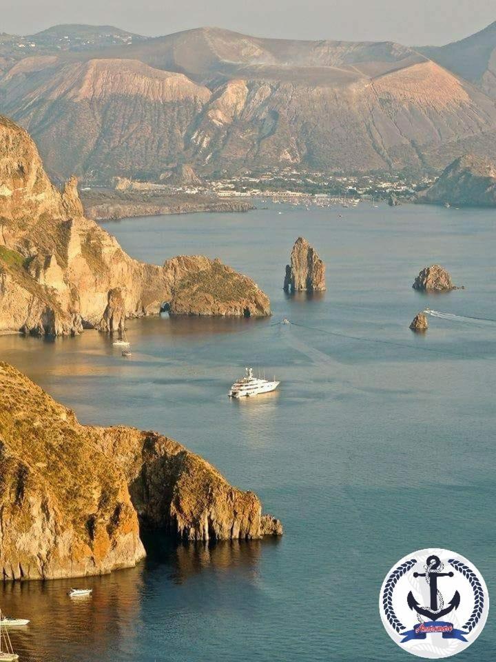 "Appartamento Del Mare Gliaca" Con Vista Isole Eolie,Ampia Terrazza,Wifi E Parcheggio Privato Gratuito Piraino Exteriör bild